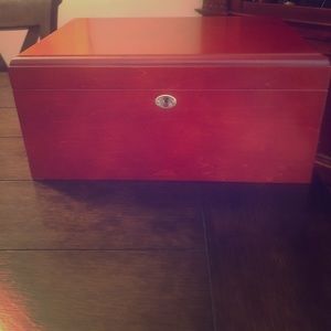 Cedar lined humidor, hygrometer and humidifier